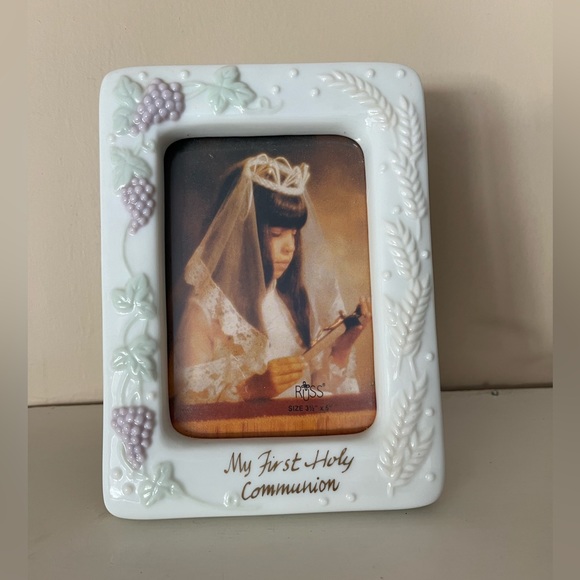 Russ Berrie First Holy Communion Frame - Picture 1 of 6